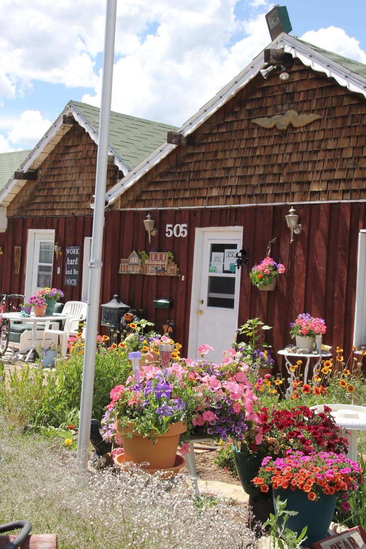 Black Bear Inn Dubois Exterior photo